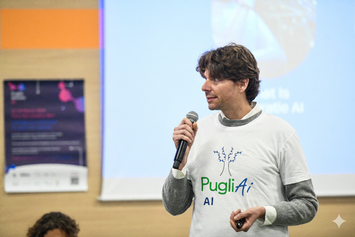 Gregor Marić, CEO di PugliAI, mentre tiene un discorso a un evento.